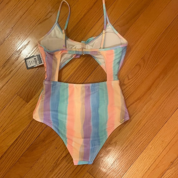 Eidon By Body Glove Monokini - Picture 7 of 8